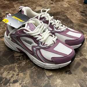 NEW 🆕 Avia Women's Athletic Sneakers size 7